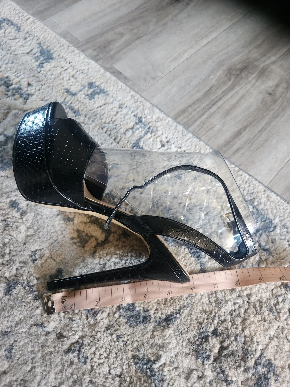 GORGEOUS ALDO Black Faux-Snakeskin Platform High Heels with Ankle Strap